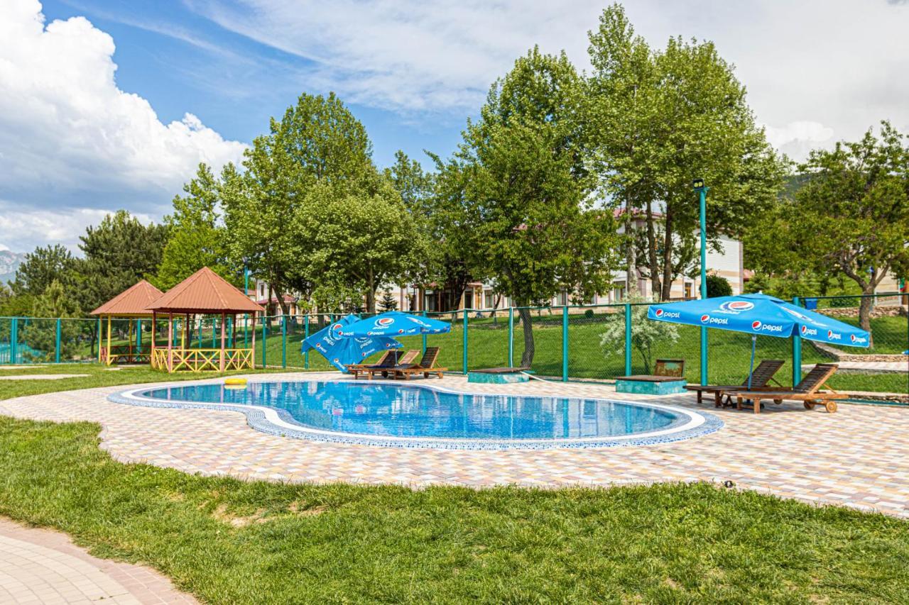 Лайнер Горный Курортный Комплекс Layner В Чимгане Eksteriør bilde